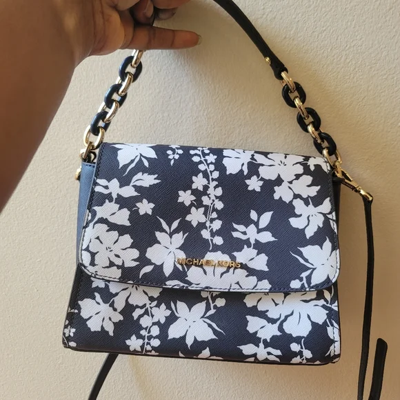 Michael Kors crossbody bag and wallet - Picture 13 of 13